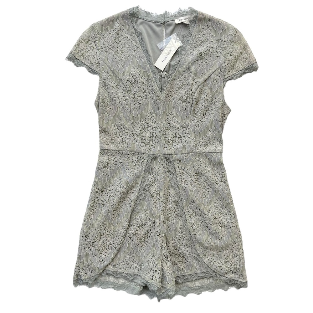 Francesca’s Women’s Medium Mint Lace Short Cap Sleeves V-neck Fully Lined Romper
